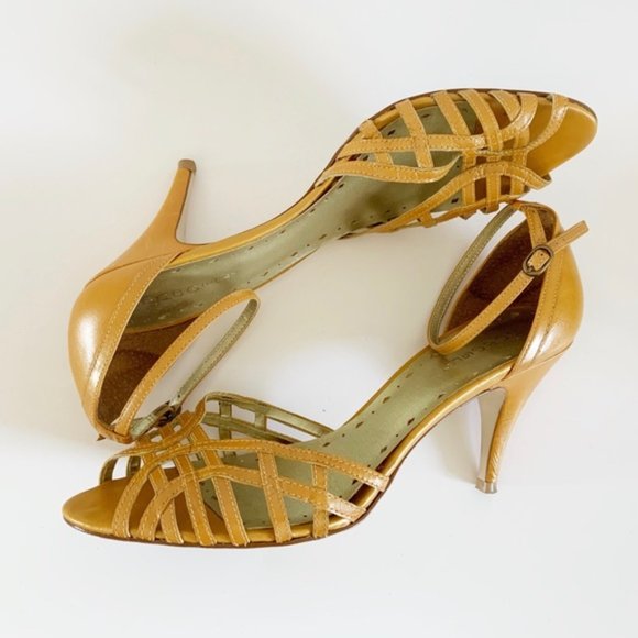 BCBGirls Ankle Strap Sandal Heels Yellow Size 9.5 - Picture 1 of 7